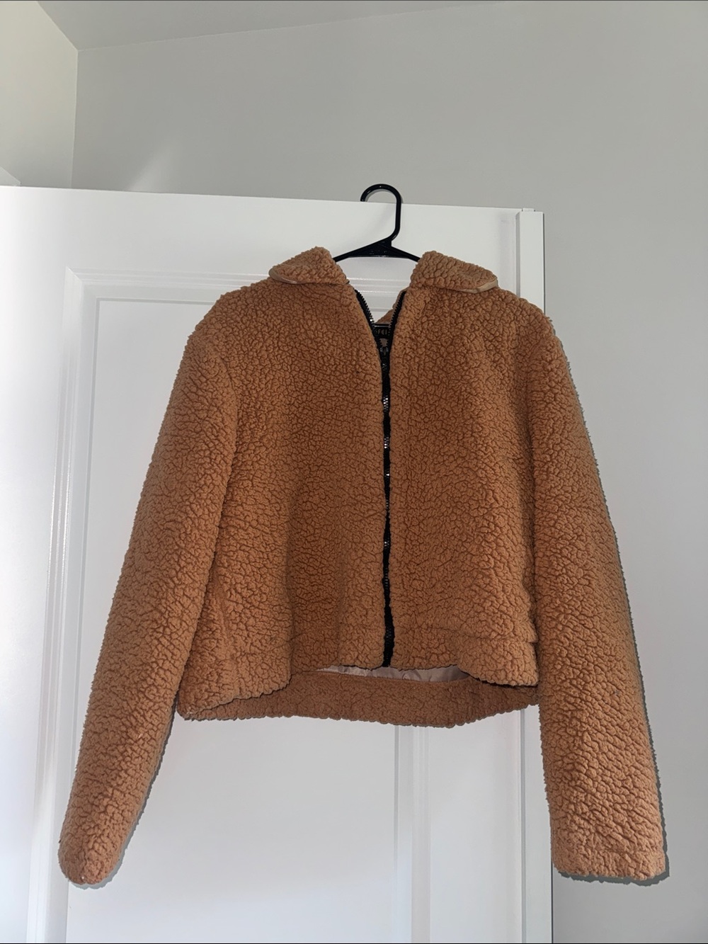 Cozy Cropped Teddy Sherpa Jacket in Camel